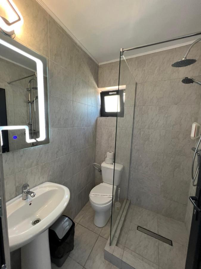 Hotel Miniom コンスタンツァ エクステリア 写真