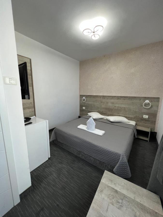 Hotel Miniom コンスタンツァ エクステリア 写真